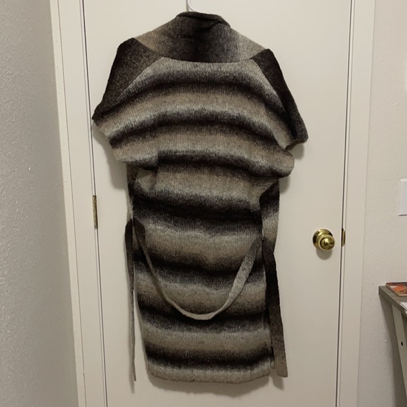 Romeo & Juliet couture vest - Picture 7 of 8